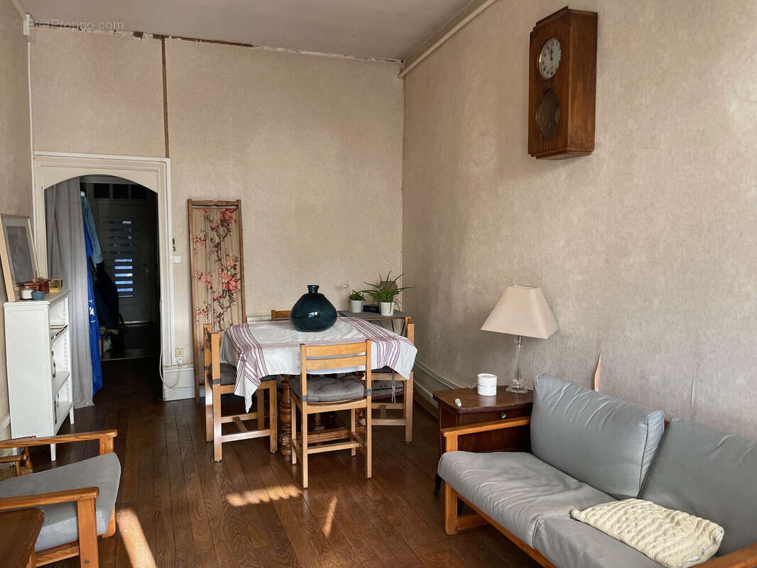 Maison à LA CLAYETTE