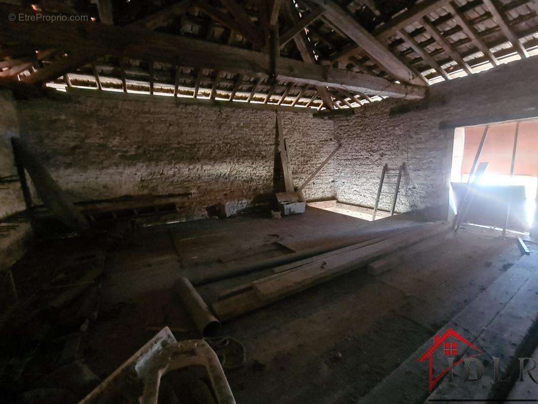 Garage de 130m2 - photo 4