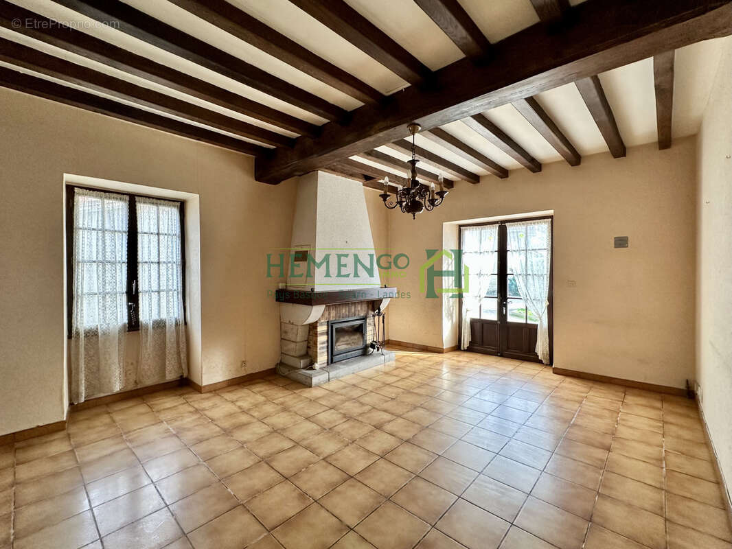 Maison à AUTEVIELLE-SAINT-MARTIN-BIDEREN
