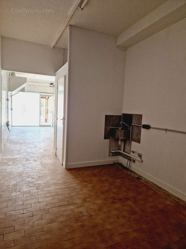 Commerce à GRUISSAN