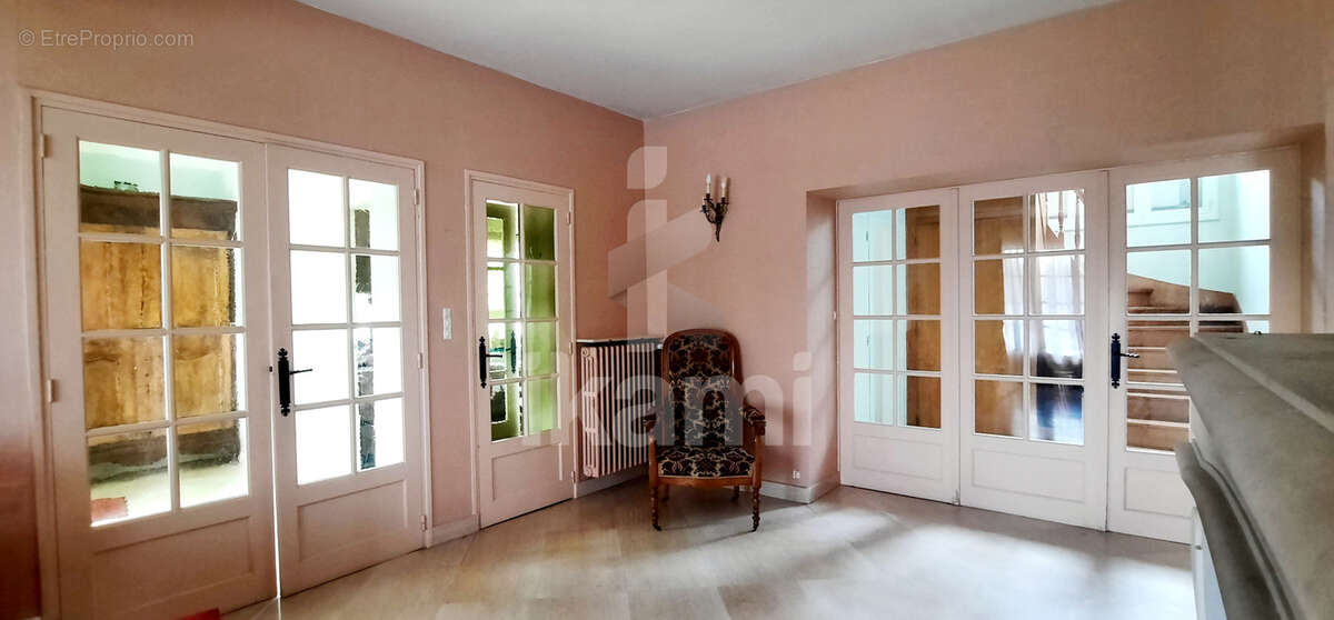 TONNERRE  Maison 228 M2 - 5 Chambres - photo 6