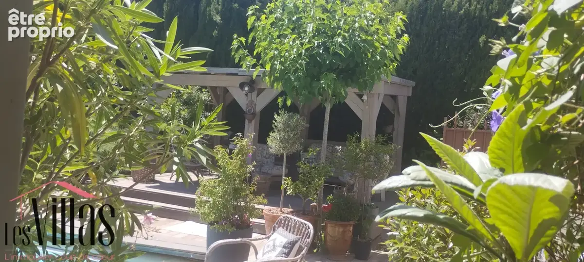Maison de charme avec jardin luxuriant, piscine et grand garage - 155 m2 utiles - photo 22