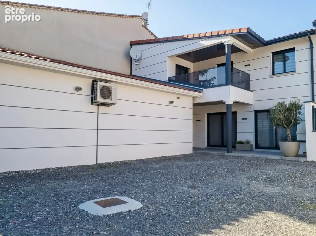 Maison à SURY-LE-COMTAL
