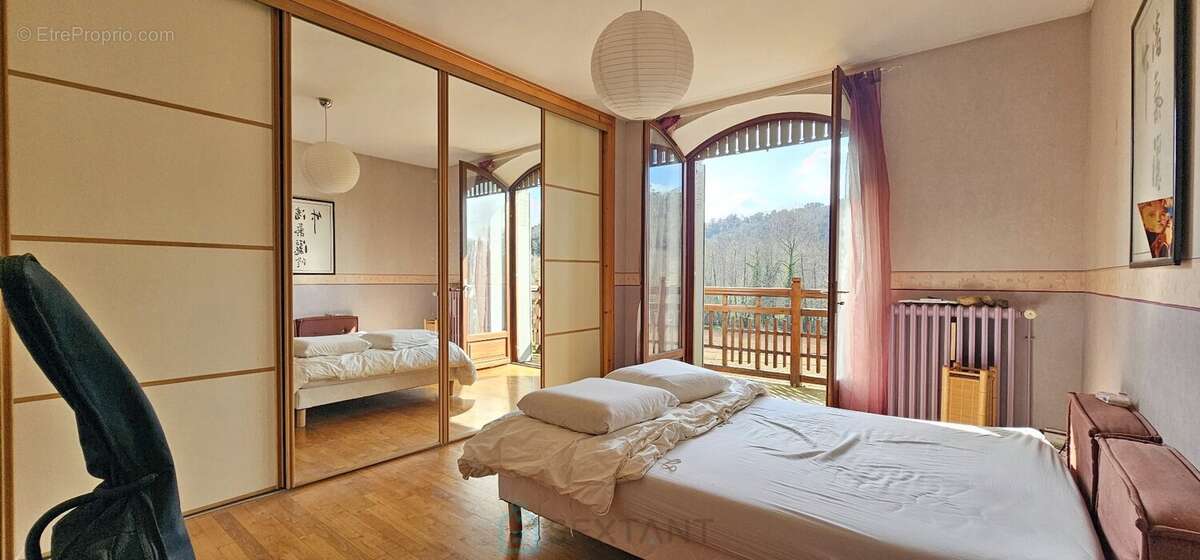 Maison à CARSAC-AILLAC