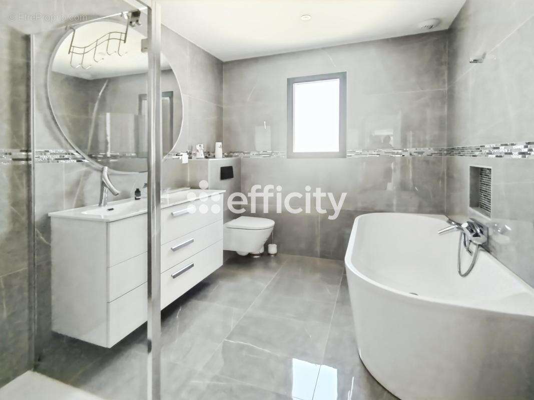 Maison 150 m² à Dompierre-Sur-Mer  - photo 8