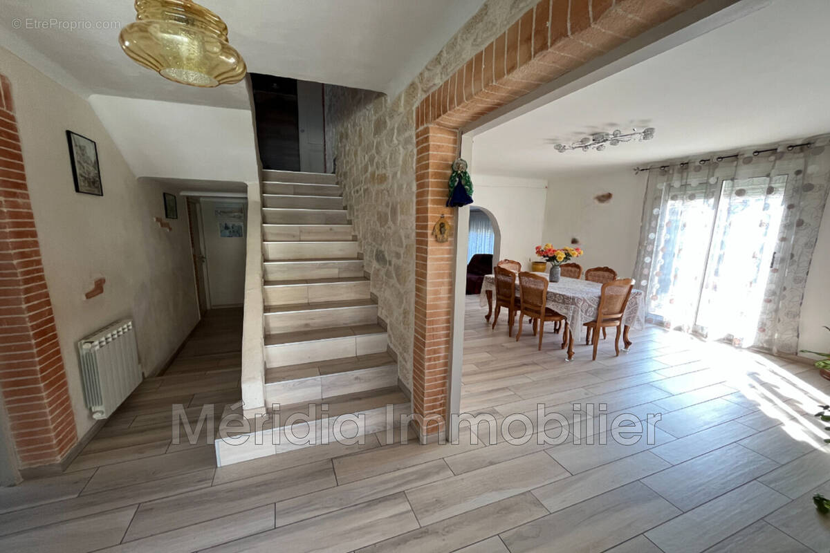 Maison à VILLENEUVE-LA-RIVIERE