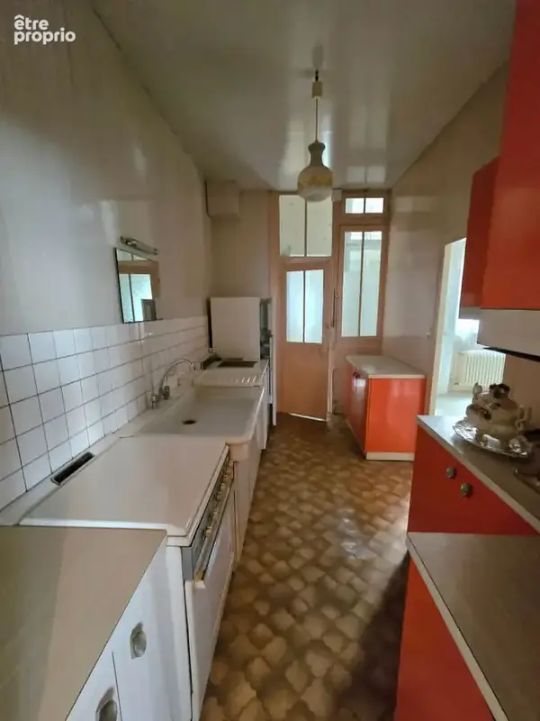 Maison de ville à rénover avec grand garage ? Bar-le-Duc, place Reggio. 176m2 - photo 3