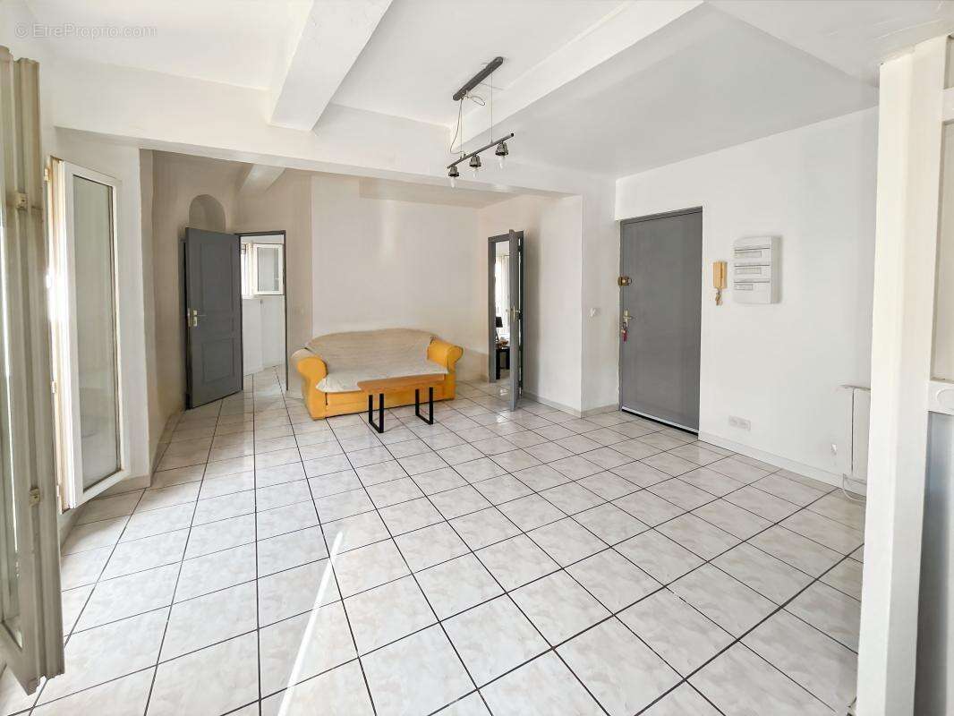 Appartement À Vendre - photo 3
