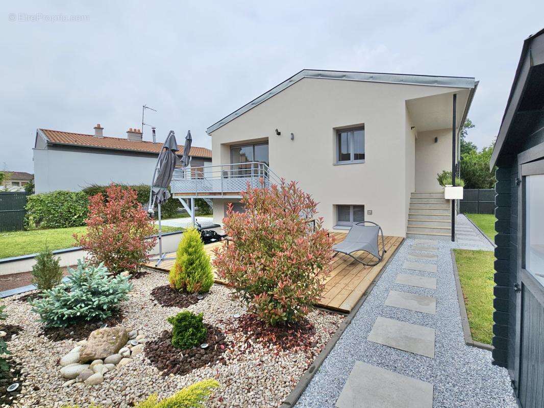 Maison à JARVILLE-LA-MALGRANGE