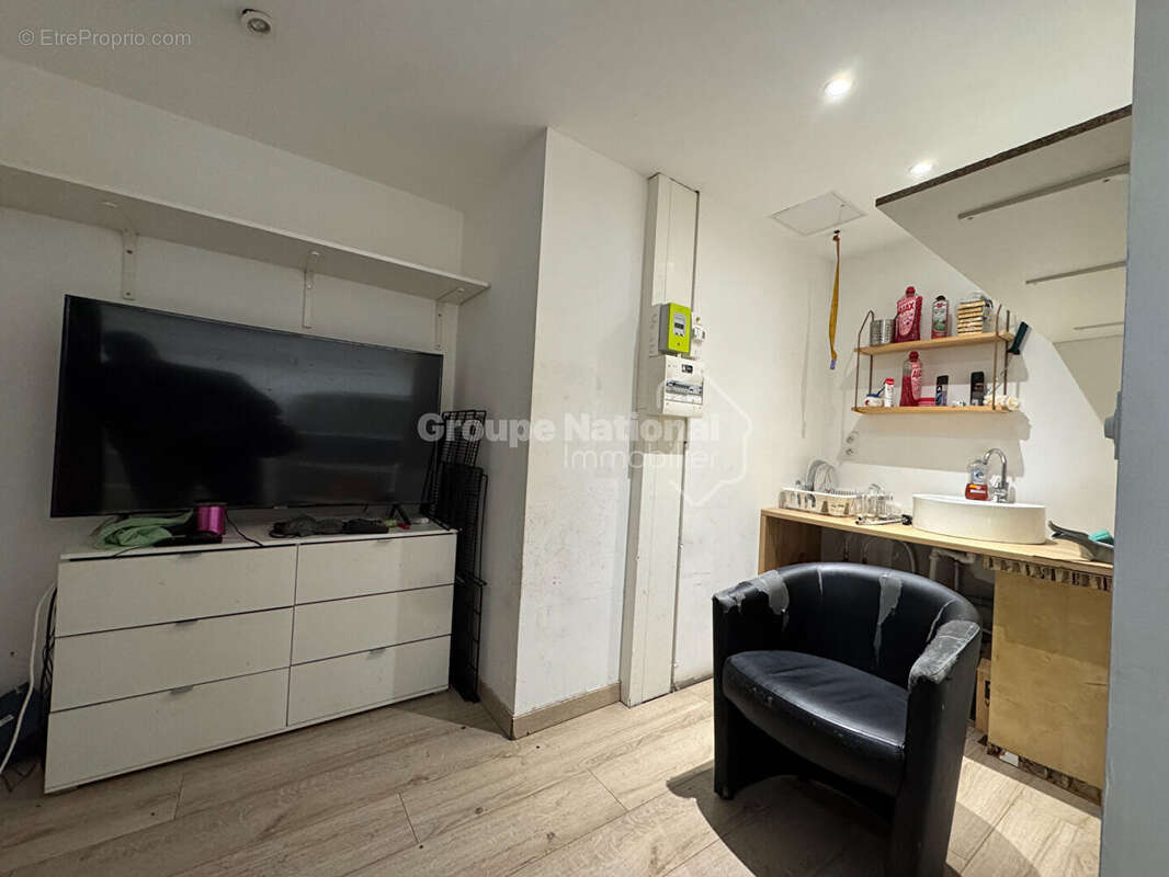 Commerce à LUNEL-VIEL