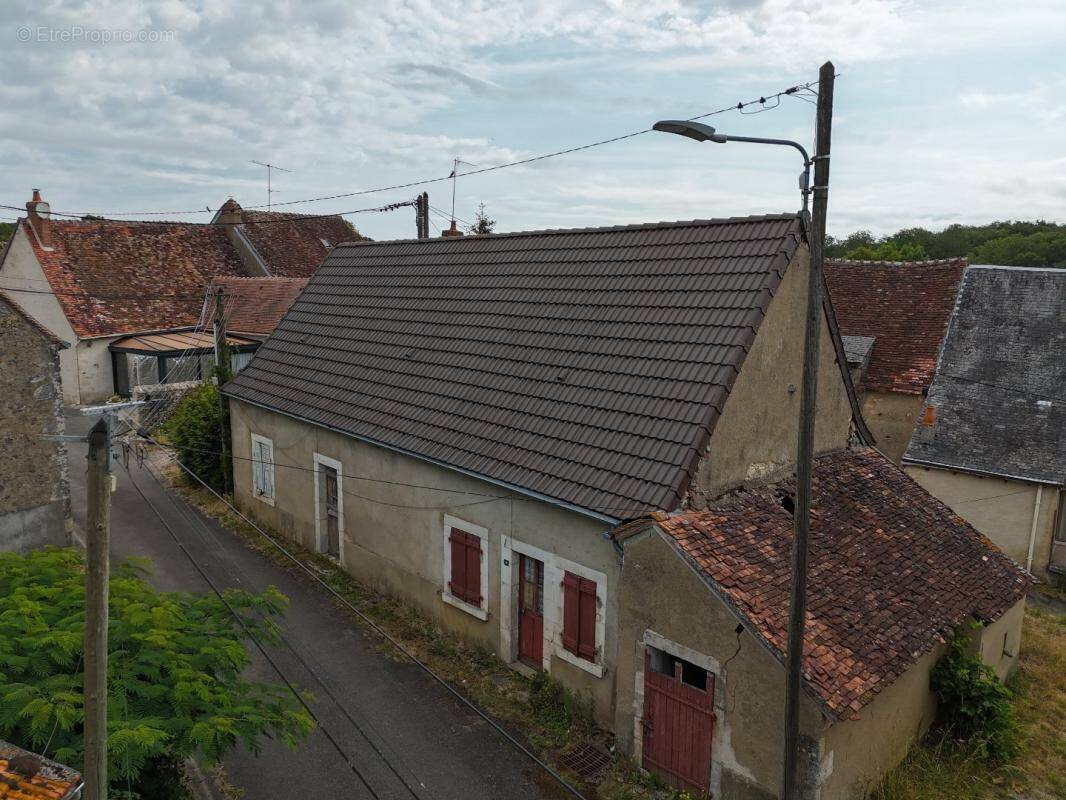 Maison à CHITRAY