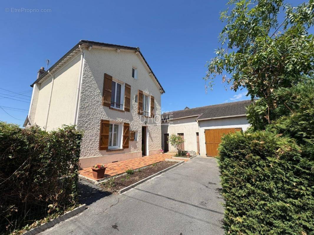 Maison à LA FERTE-GAUCHER