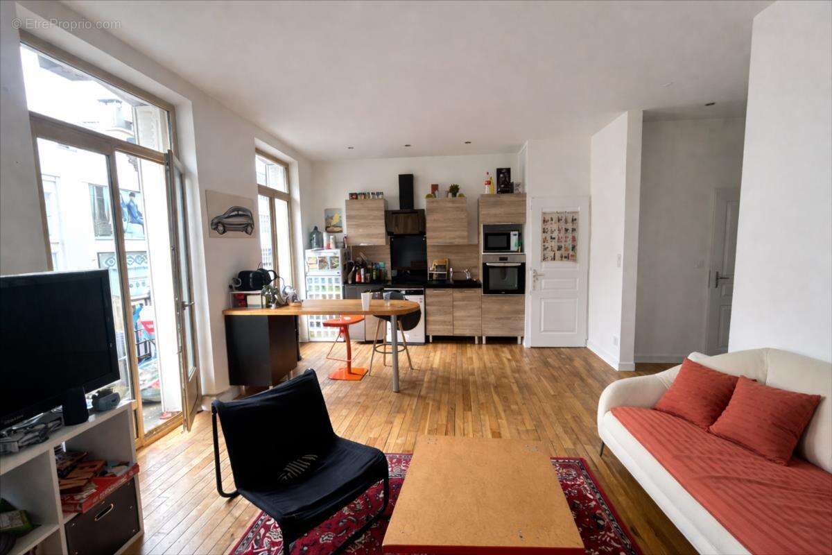 Appartement 61 m² à Reims  - photo 6