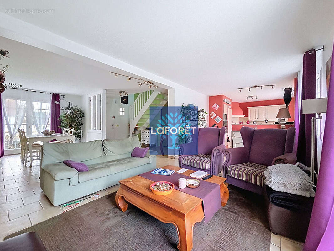 Maison à LEUDEVILLE