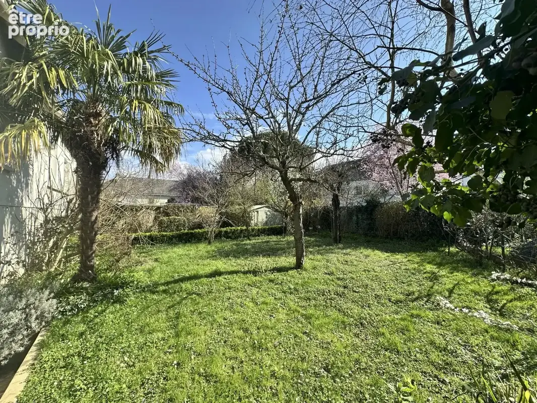 Maison à vendre 4 CHAMBRES, BEAU TERRAIN, AVRILLE (49), proche commerces et transports - photo 1
