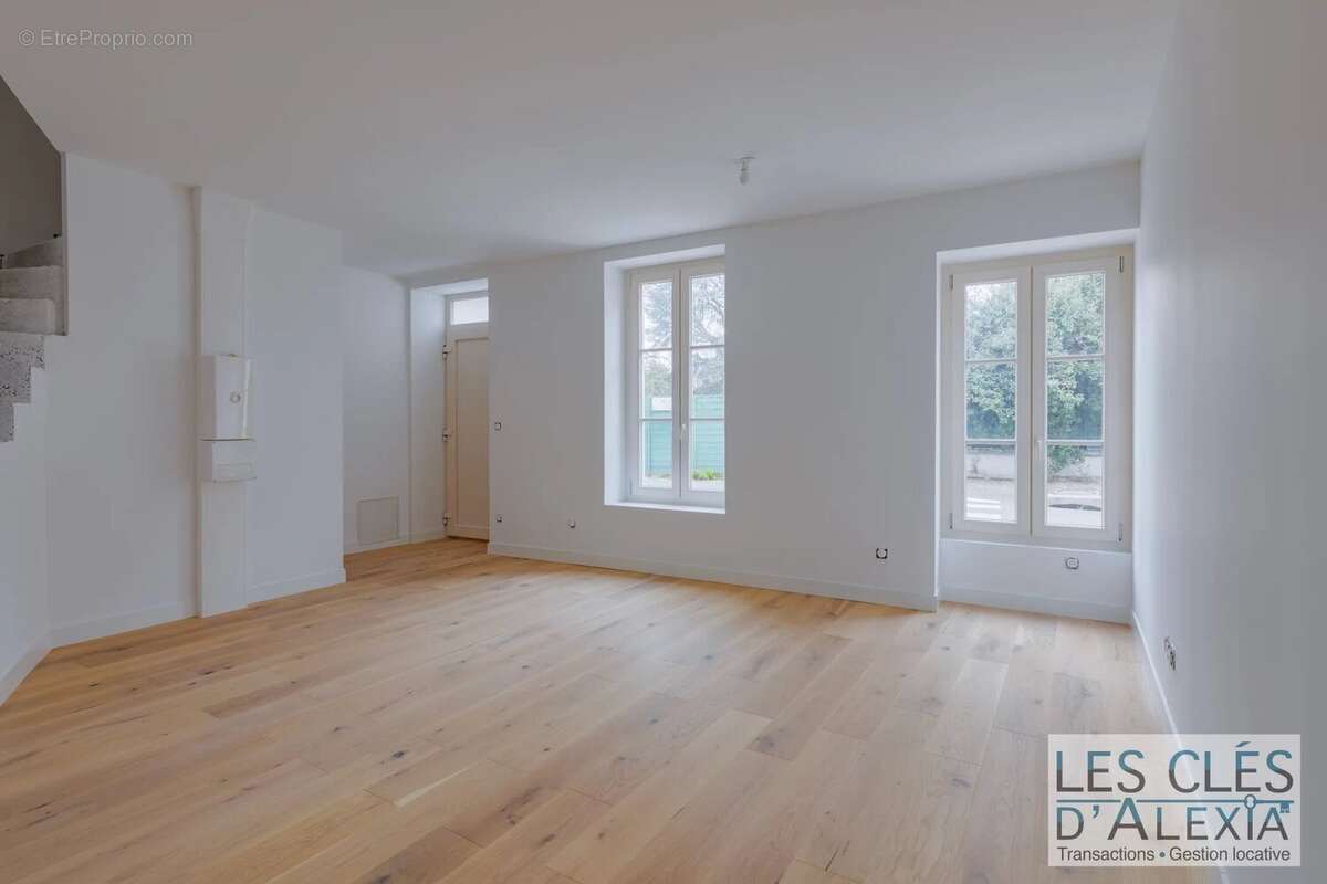 Appartement à SAINT-GENIS-LAVAL