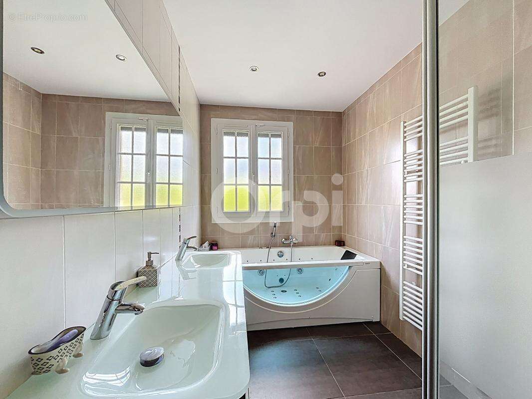 Maison à CLERMONT