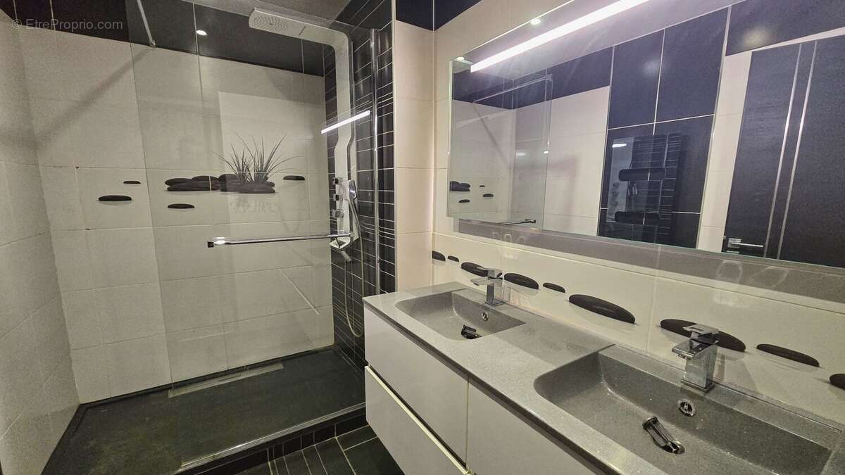 À VENDRE  Appartement T3 rénové - photo 7