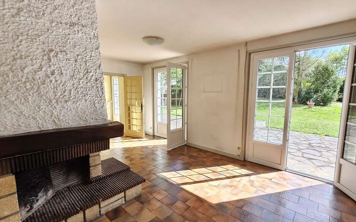 Maison à LA FOUILLOUSE