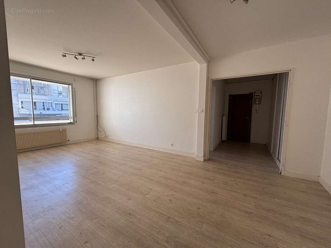 Appartement 58 m² à Angers  - photo 2