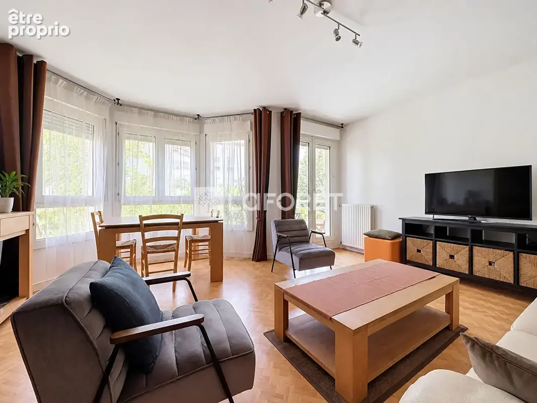 Suresnes centre-ville - 3 pièces 67,48 m² - 2 balcons - parking - cave - DPE C - photo 5