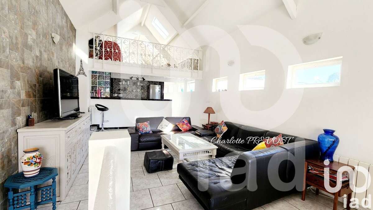 Photo 2 - Maison à LA COURNEUVE