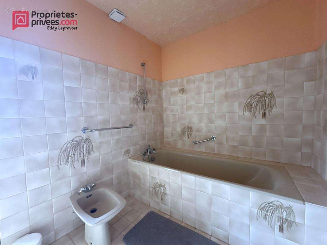 Maison en pierre de 137m² à Brouains - photo 8