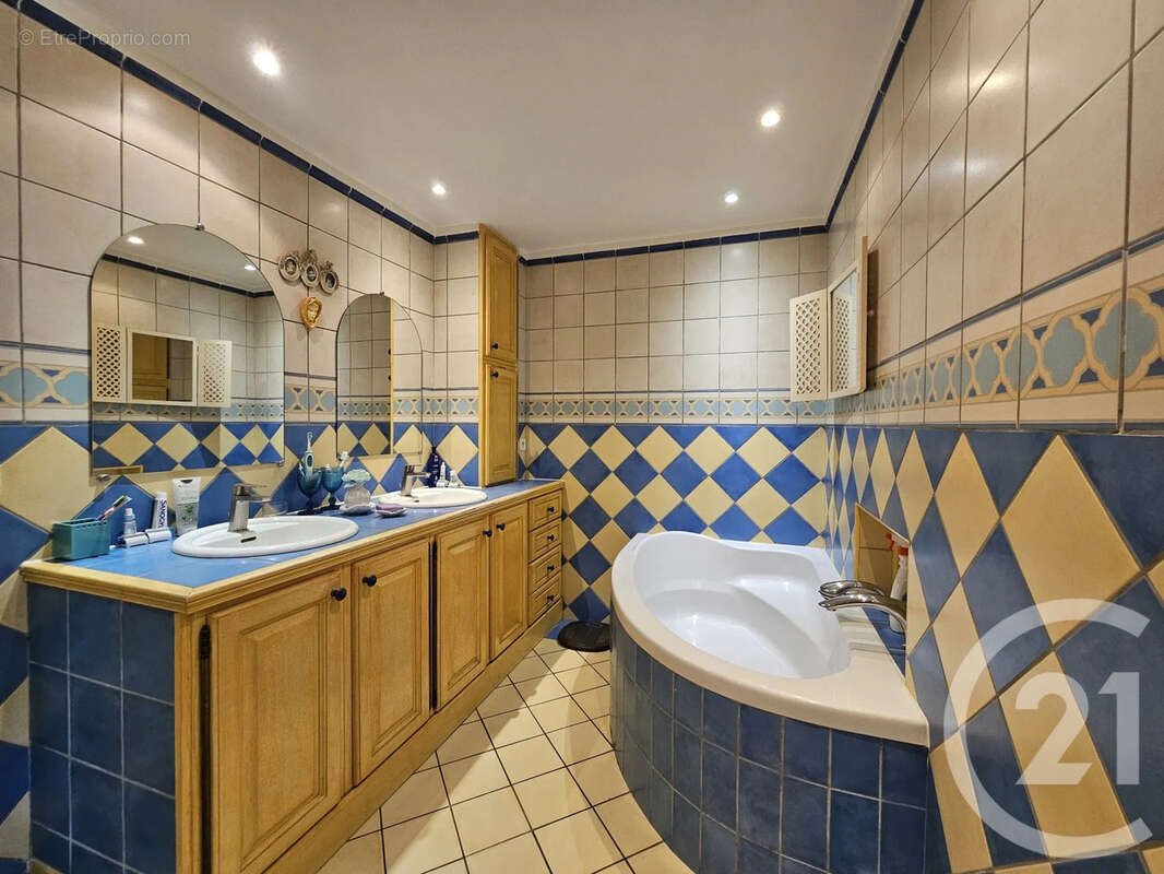 Maison 137 m² à Six-Fours-Les-Plages  - photo 11