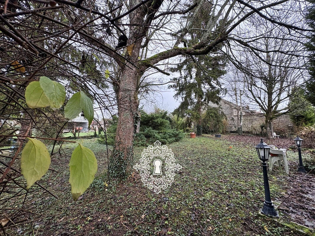 Maison à LONGUEVILLE