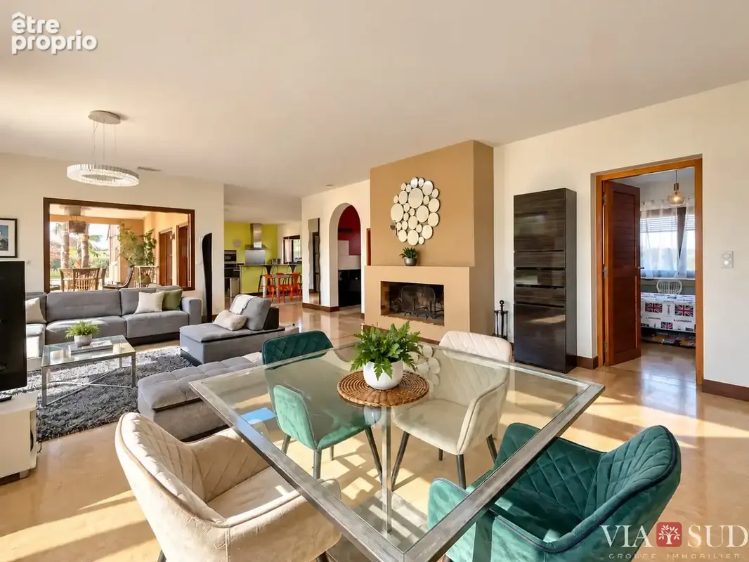 Lignan-sur-Orb  232 m² de lumière, une piscine 12 x 8 et près de 3 000 m² de parc - photo 15