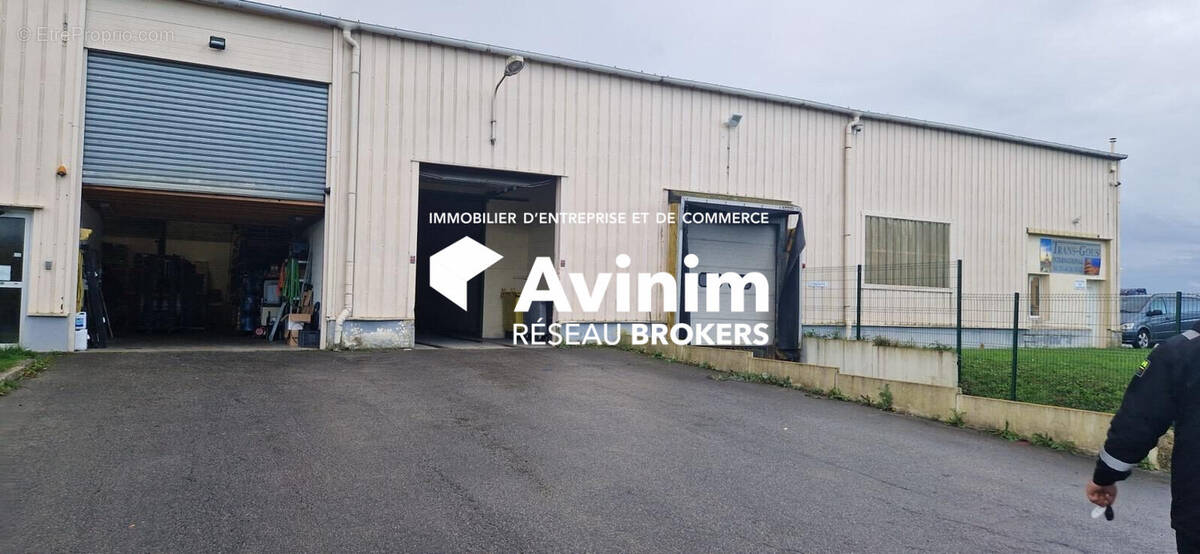 Commerce à NEUILLY-EN-THELLE