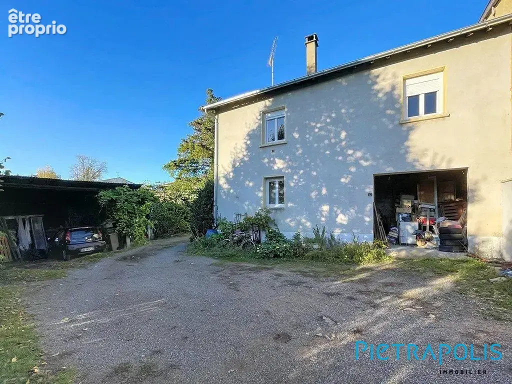 Maison à CHAMBOST-LONGESSAIGNE