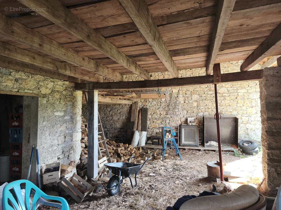 Maison à THEZILLIEU