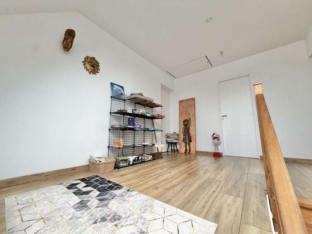 Maison à COURS-LES-BARRES