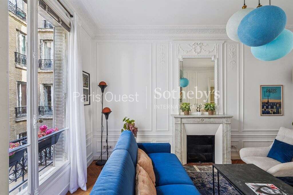 Appartement à PARIS-17E