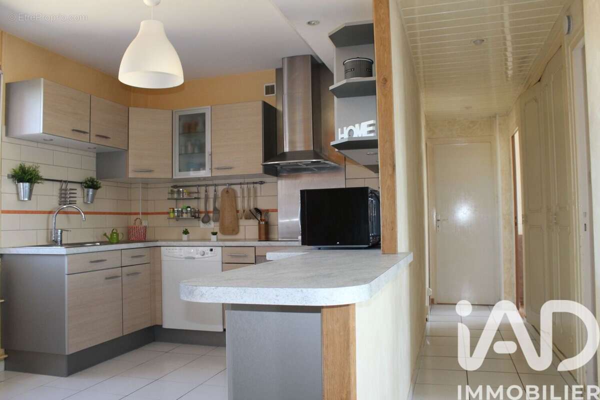 Photo 4 - Appartement à VARENNES-VAUZELLES