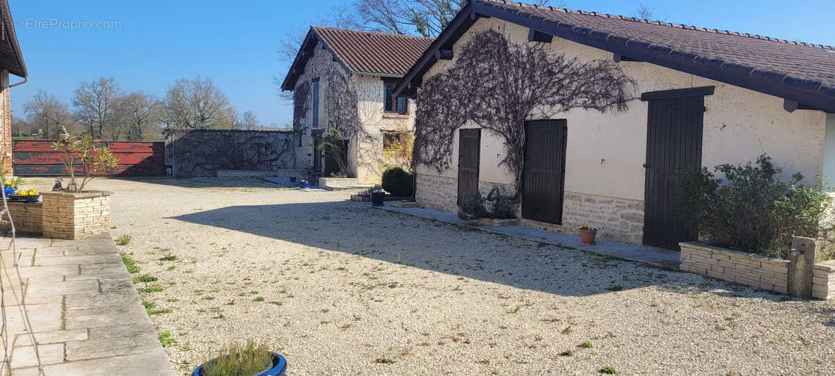 Maison à SAINT-ANDRE-SUR-VIEUX-JONC