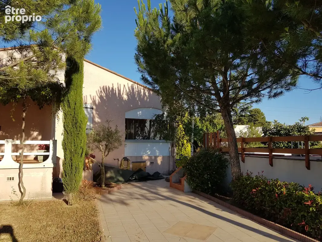 Maison  avec jardin paysagé, terrasses et piscine - photo 10