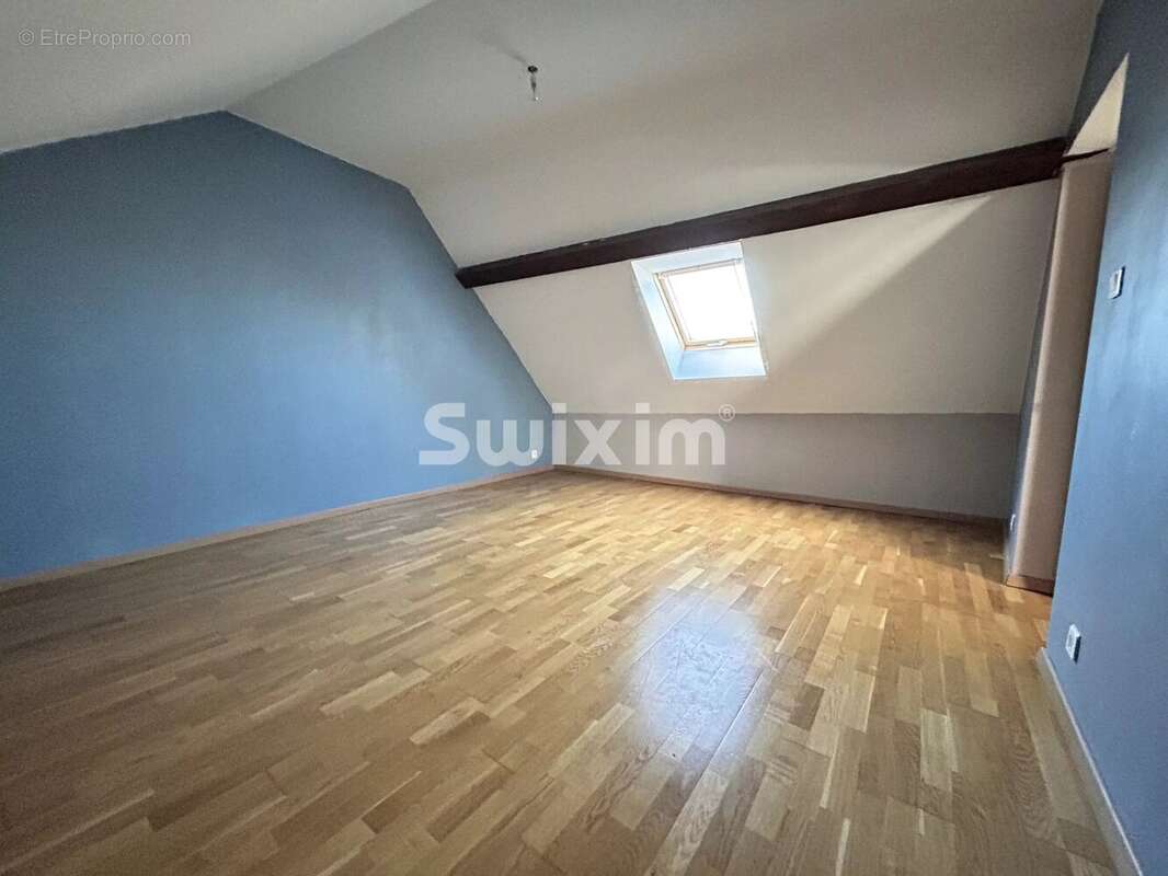 Maison à ROCHEFORT-SUR-NENON