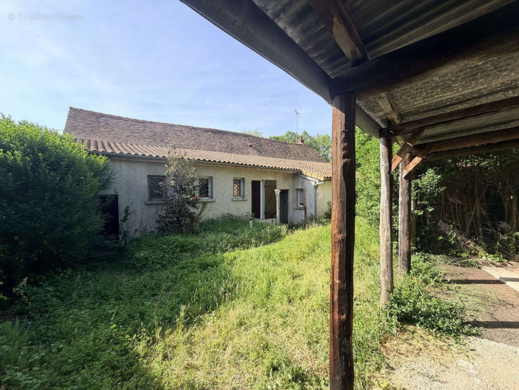 Maison à LIGNEROLLES