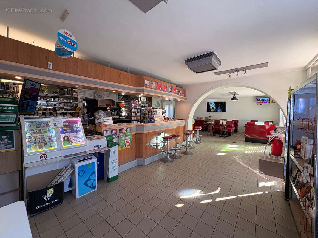 Commerce à LE BREIL-SUR-MERIZE