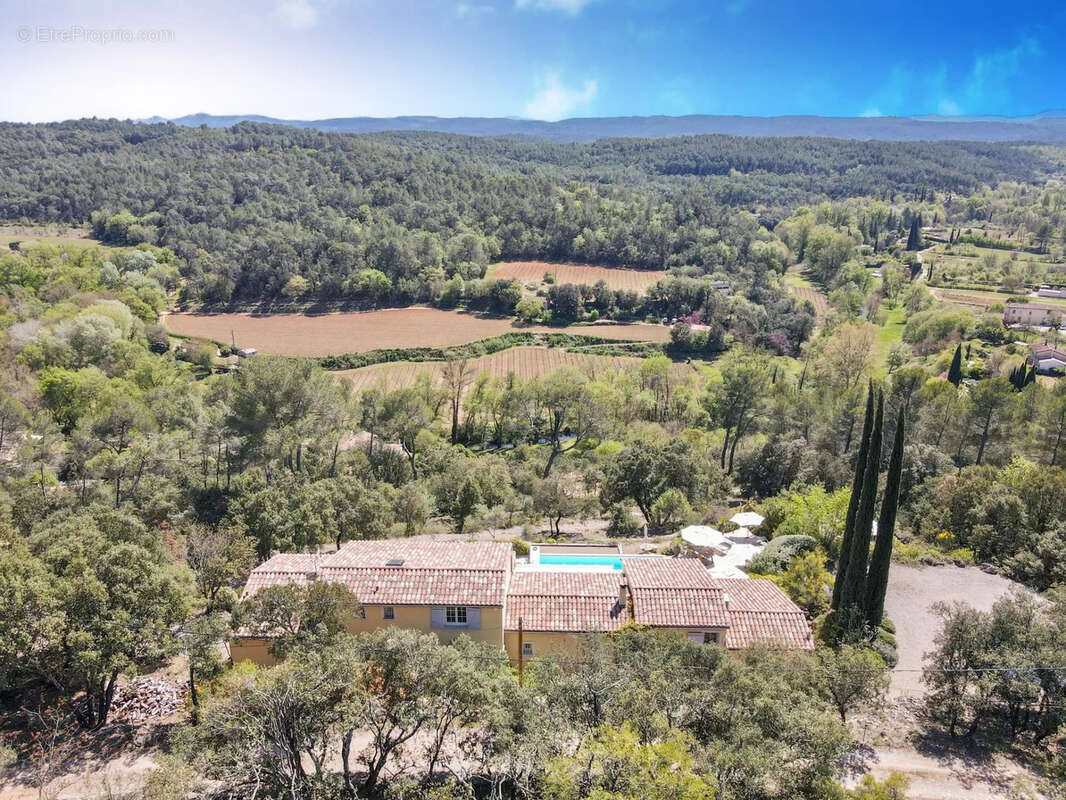 Maison à ENTRECASTEAUX