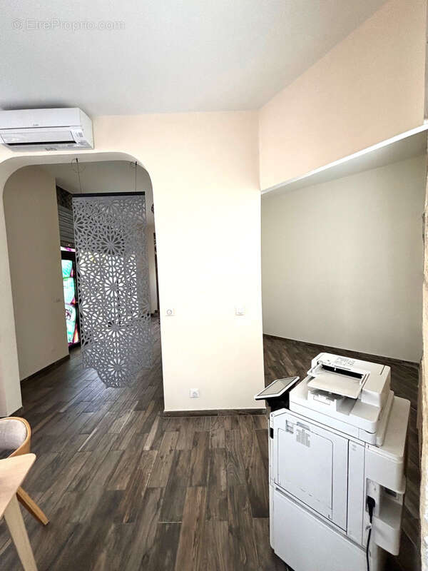 Commerce à MARSEILLE-1E