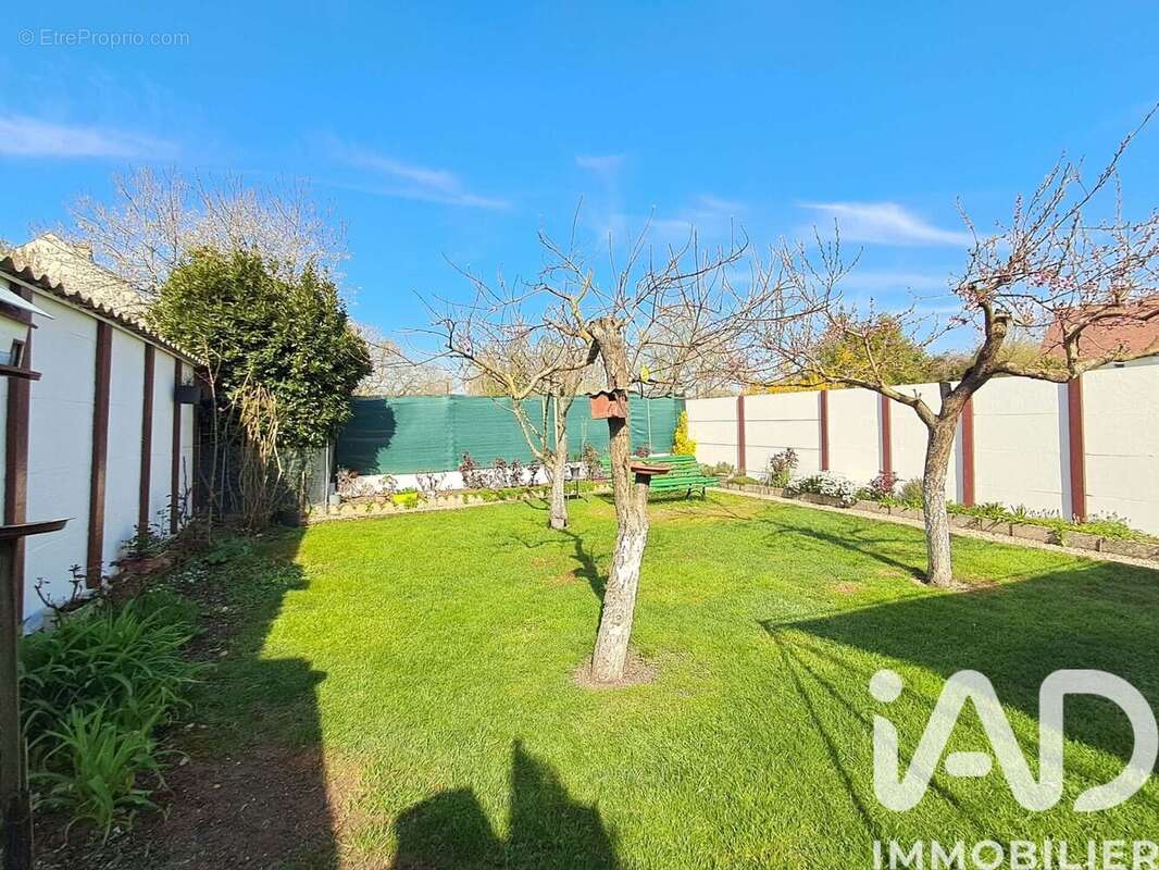 Photo 3 - Maison à LIGNY-LE-CHATEL