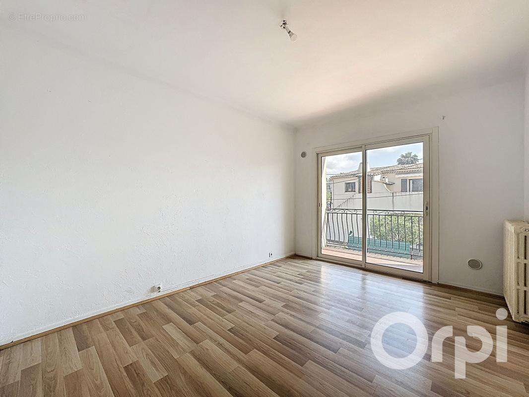 Maison individuelle 6 pièces 169 m² (2 appartements) - Jardin - Terrasse - Parking - - photo 13
