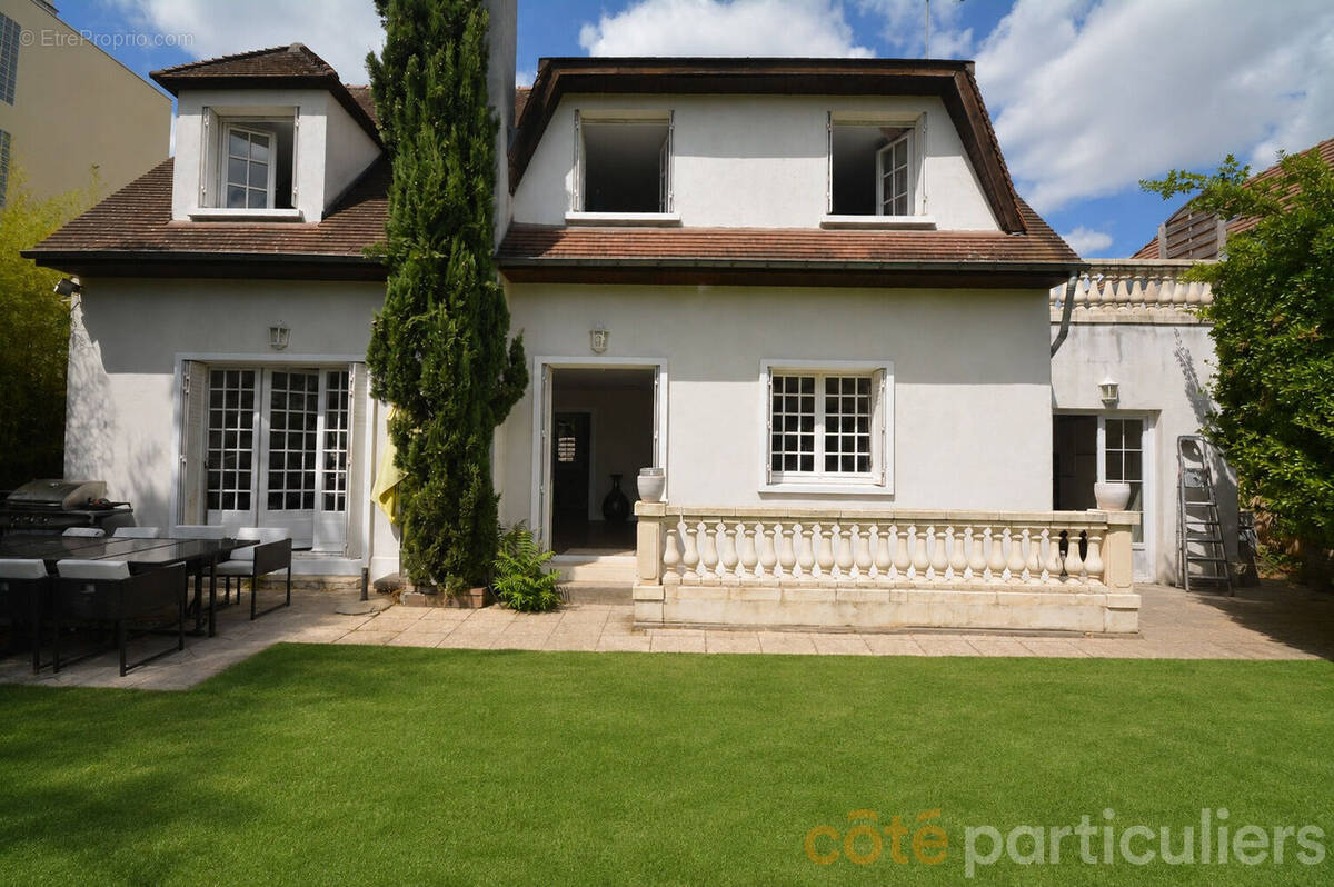 Photo Maison à Saint-Maur-Des-Fosses au prix de 826 000€