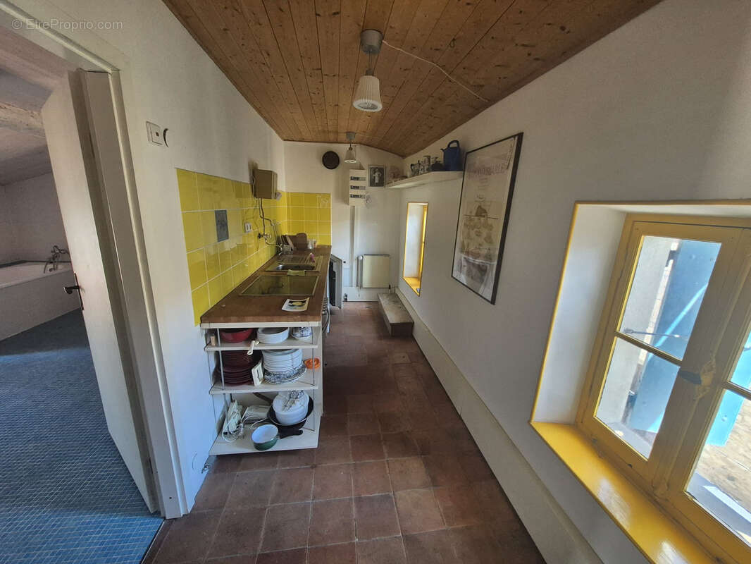 Maison de maître 290 m2 avec 7 chambres, remise et cour   Azille - photo 10