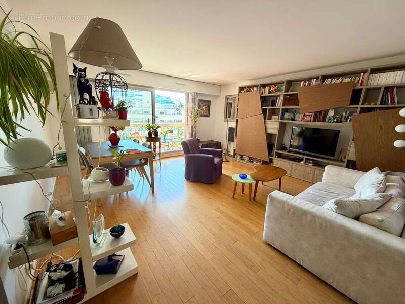 Appartement à vendre 4 pièces COURBEVOIE (92) - photo 3
