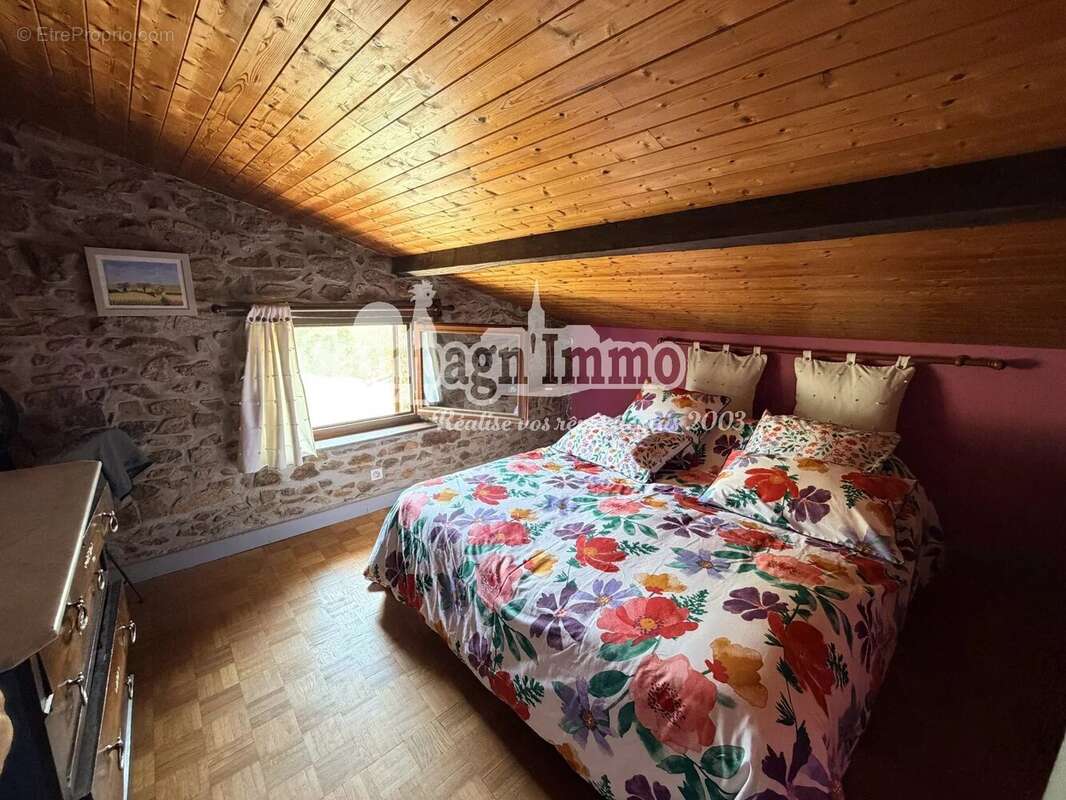 Magnifique maison en pierres avec dépendances - photo 9