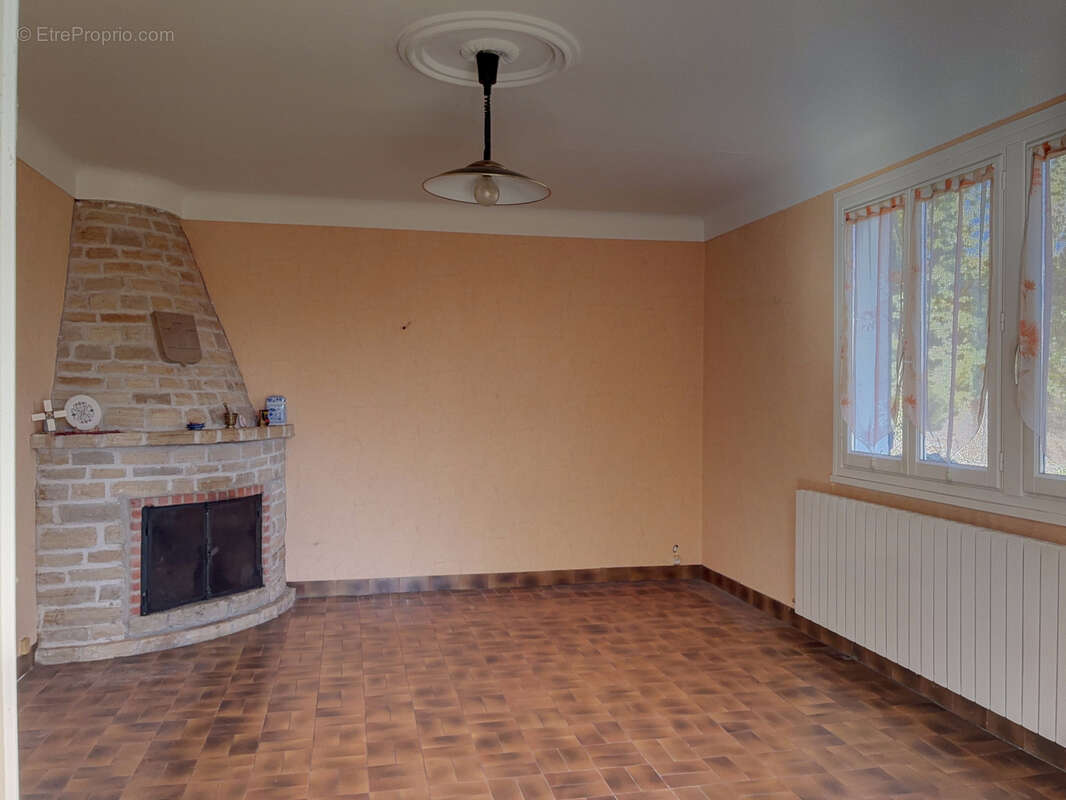 Maison à CASTELNAU-MONTRATIER